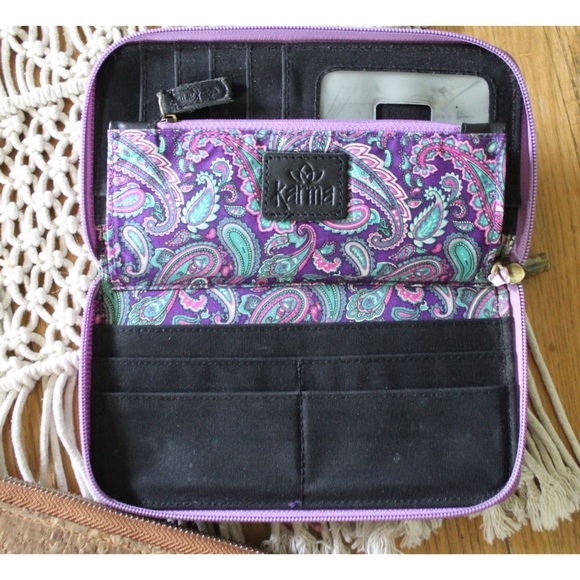 (2) Preowned Wallets Peacock Plaid Karma and Thirty One Textured Cork - Picture 3 of 8